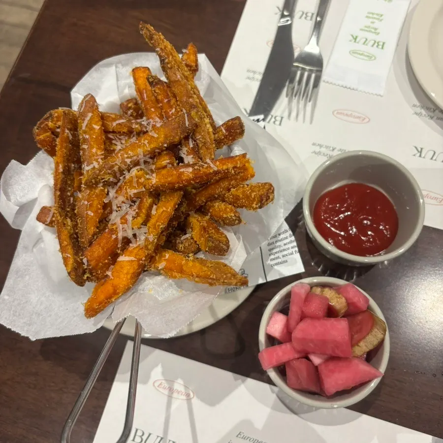 Shrimp oil pasta, lasagna, and sweet potato fries