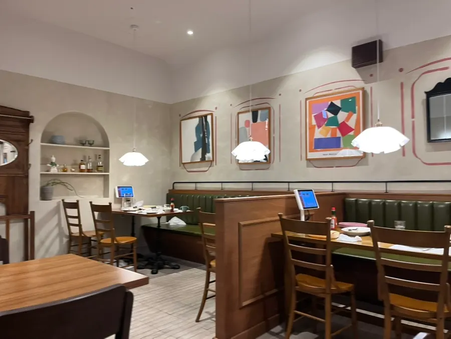 Interior and seating atmosphere at Bueokgan