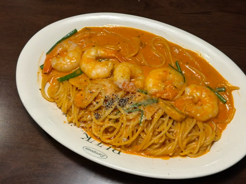 Two plates of pasta on the Bueokgan table