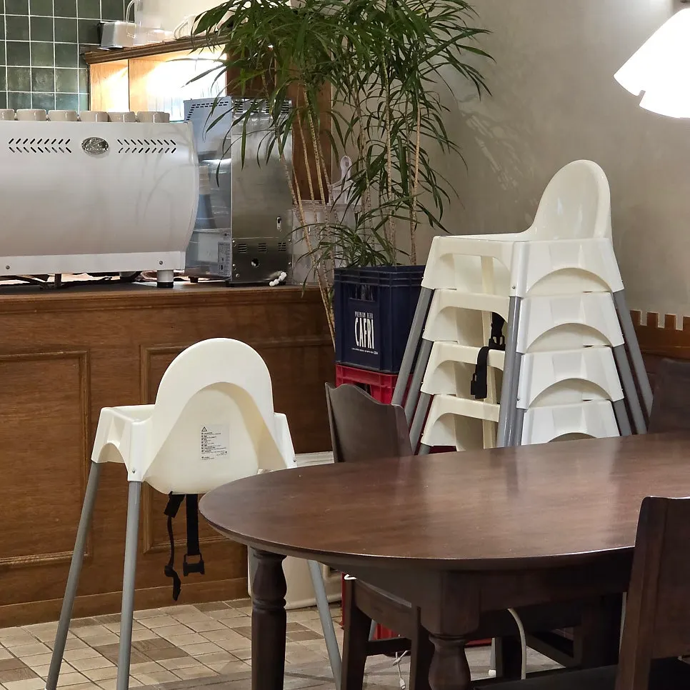 Restaurant seating with baby chairs