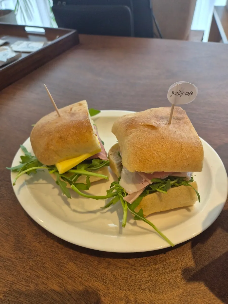 Cross-section of the fig sandwich
