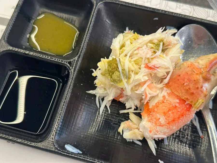살이 꽉 찬 찐 대게 게살