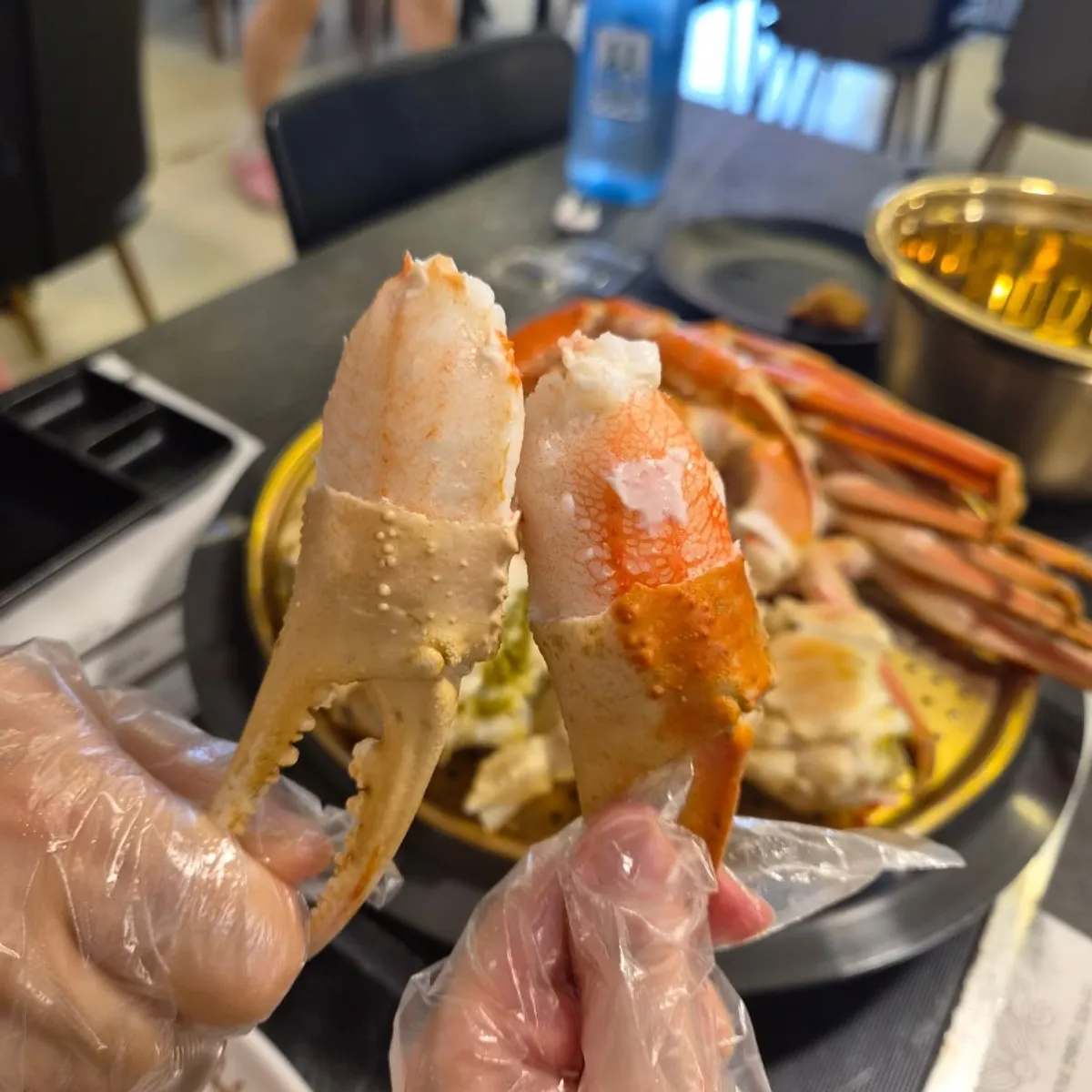 Steamed crab set on the induction burner