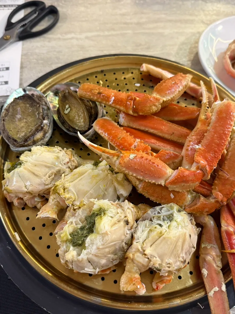 속살이 꽉 찬 대게 다리