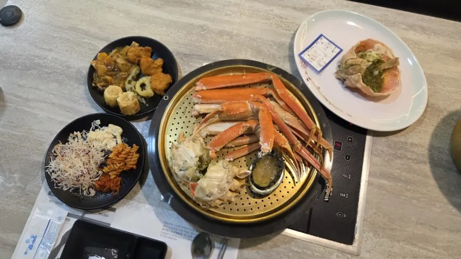 Main image of the crab table setting at Gijang Myeongpum Daegae