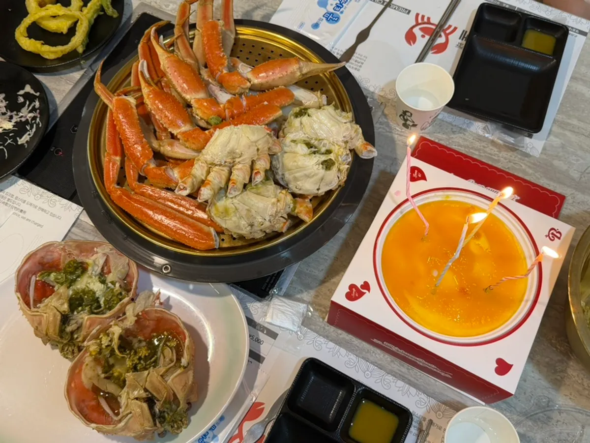 Crab shell served separately