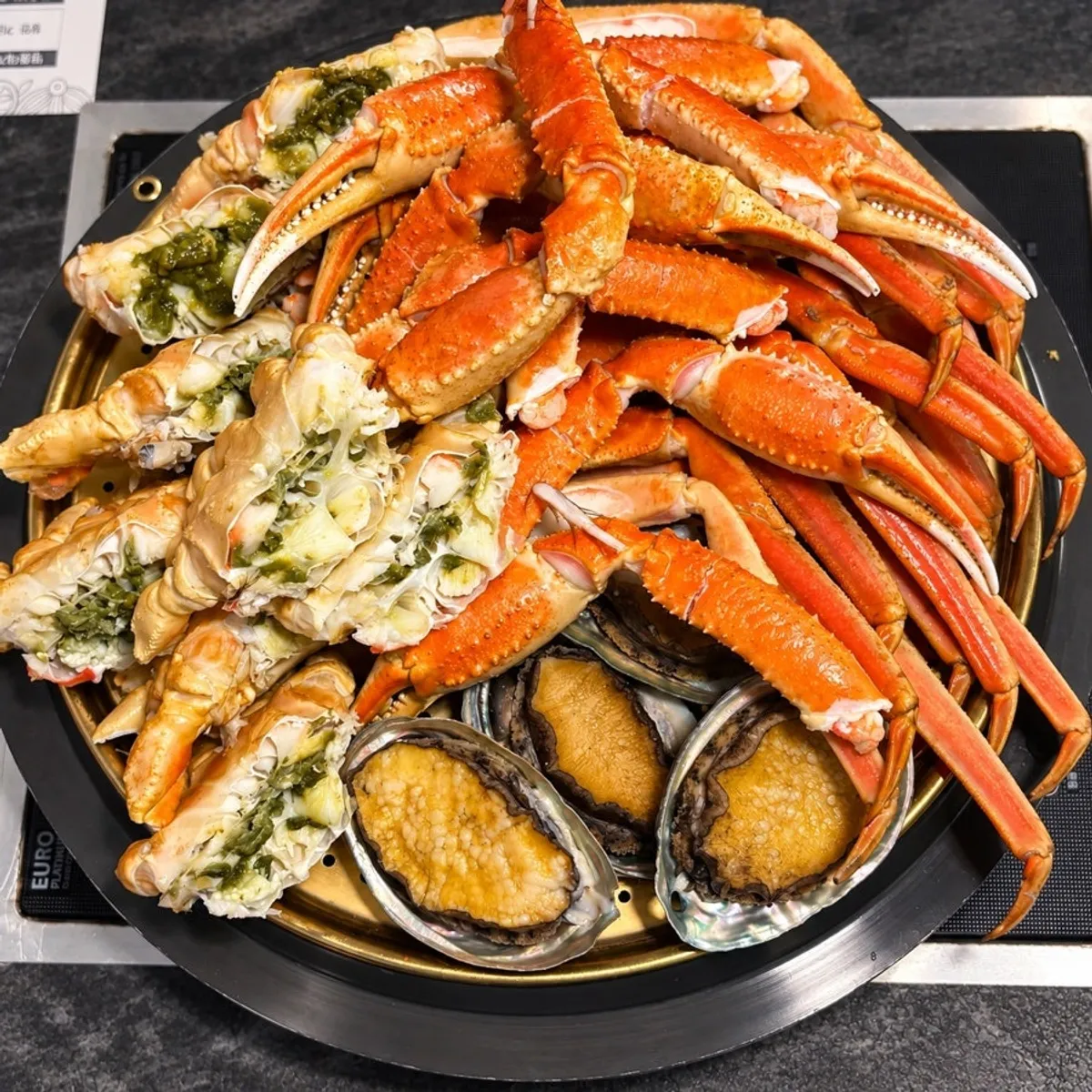 A plate of about 3.2kg of steamed snow crab