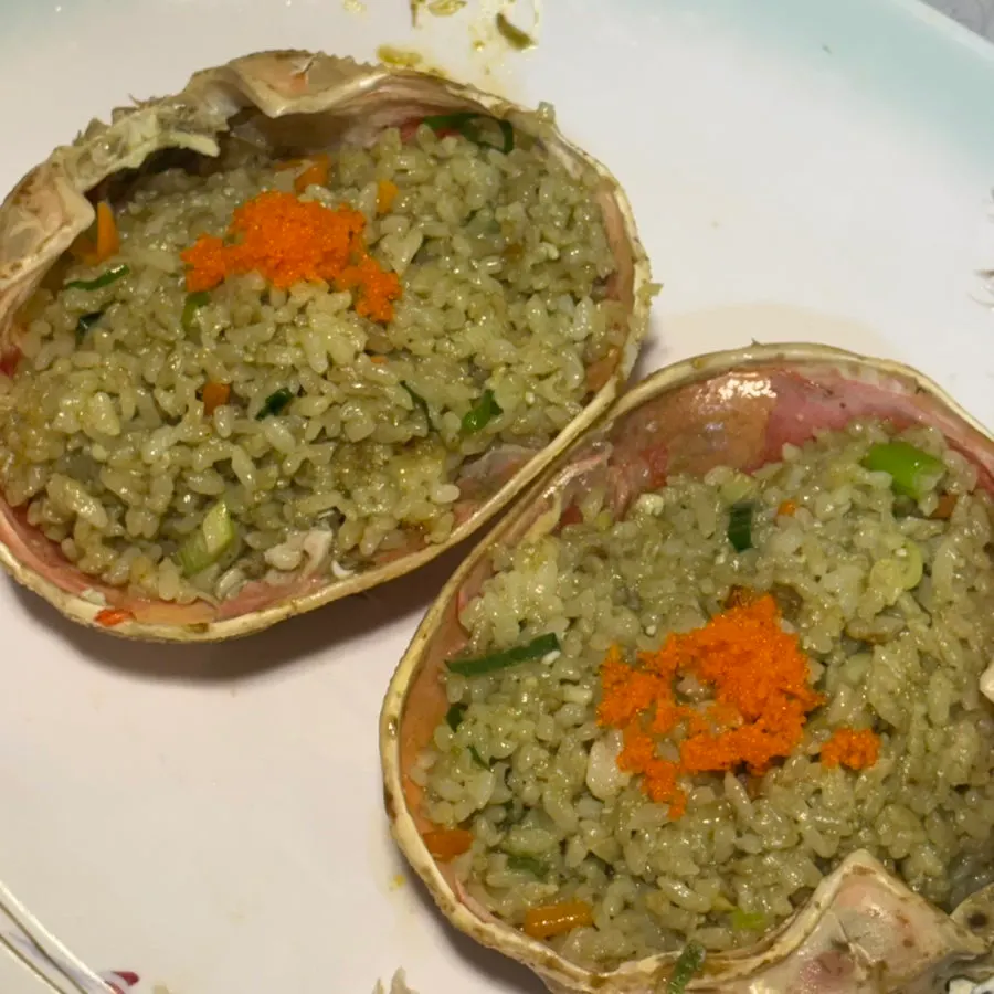 Crab meat fried rice topped with flying fish roe