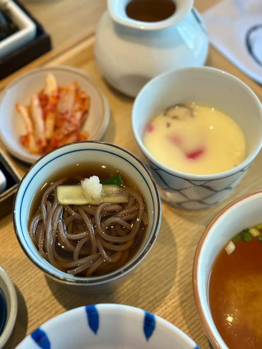 そばと茶碗蒸し付きの膳