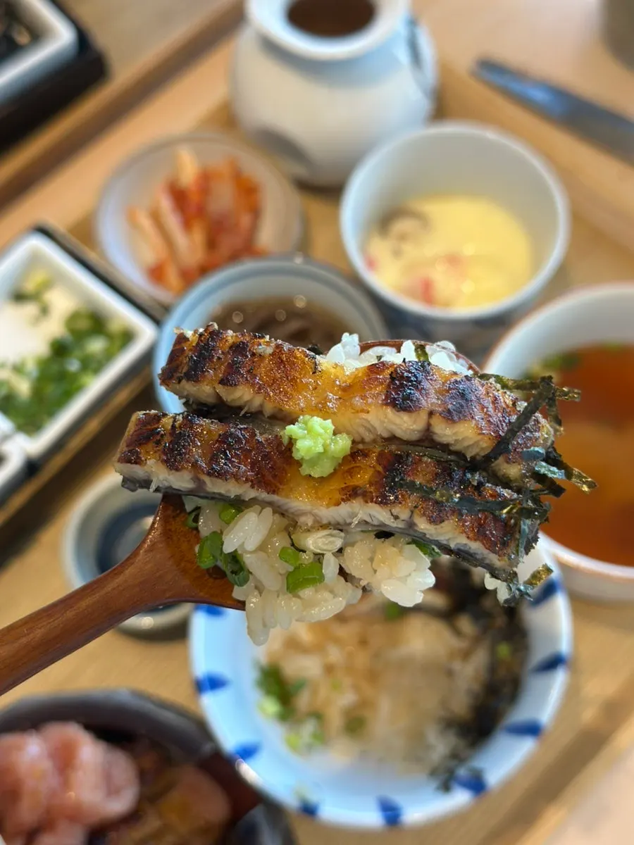 こんがり焼いた淡水うなぎ