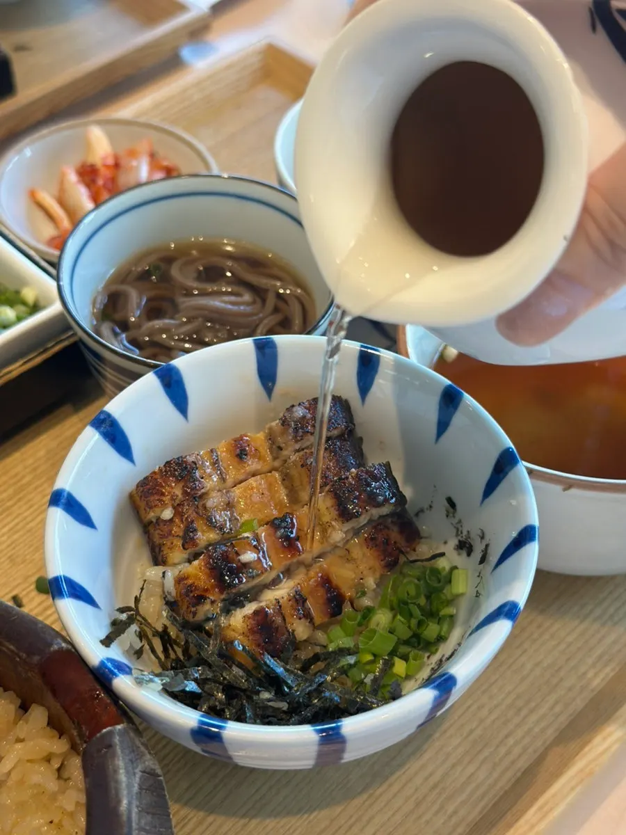明太子を添えたうなぎ丼