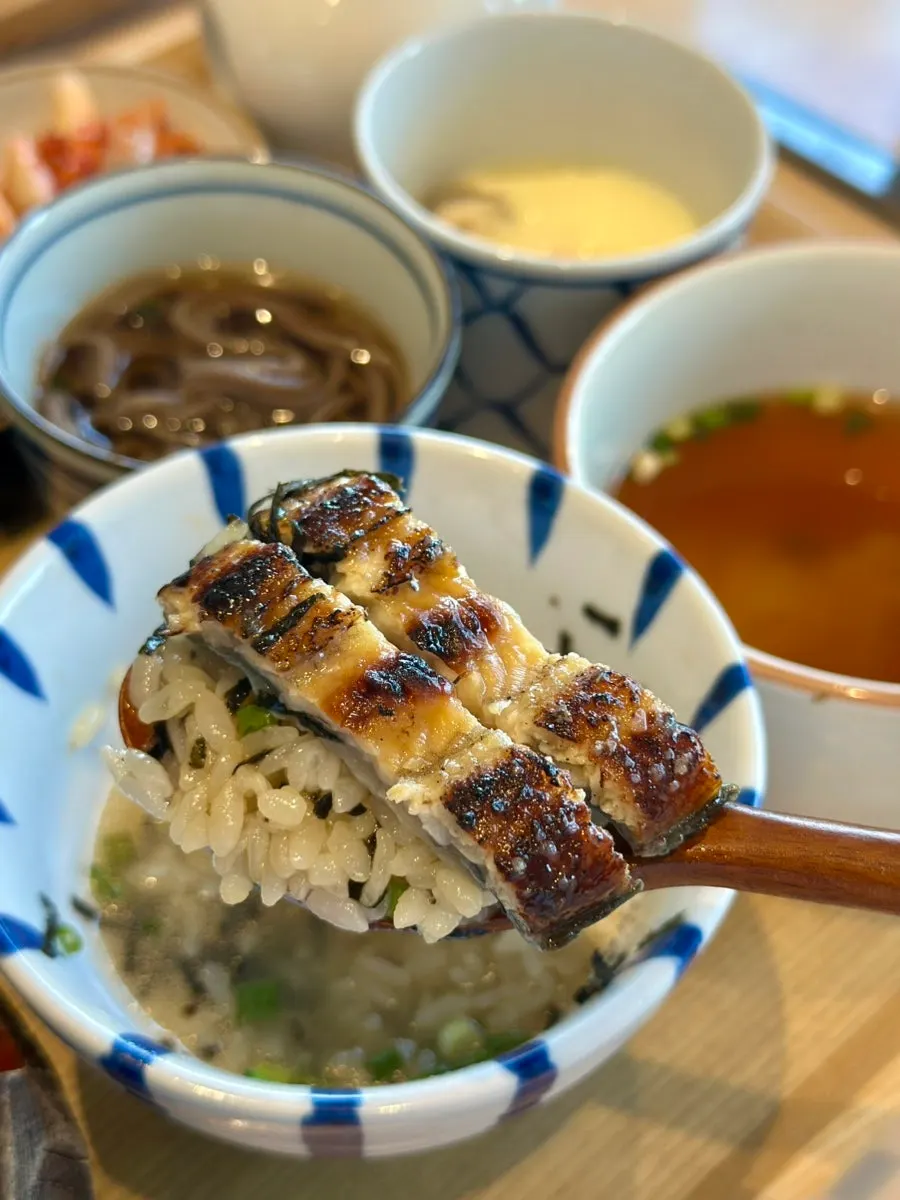 うなぎと明太子を添えたお茶漬け