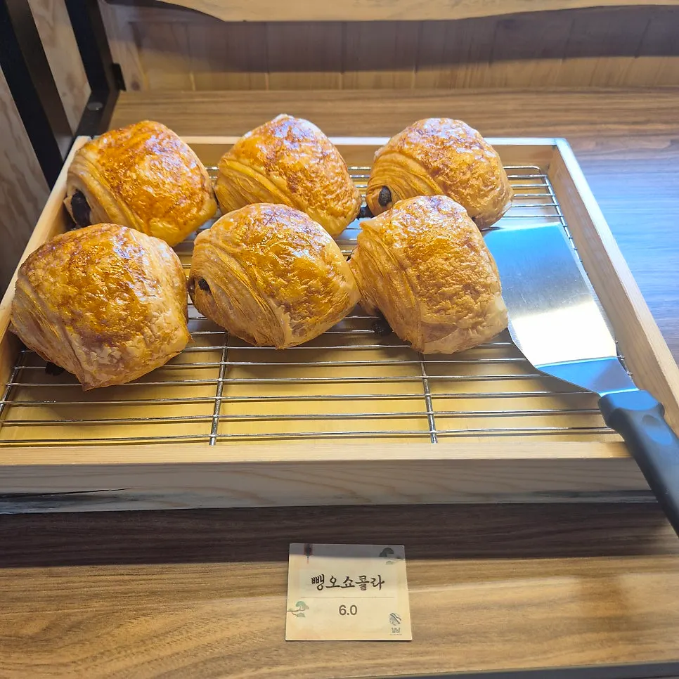길151 한옥카페 음료와 디저트 한 상