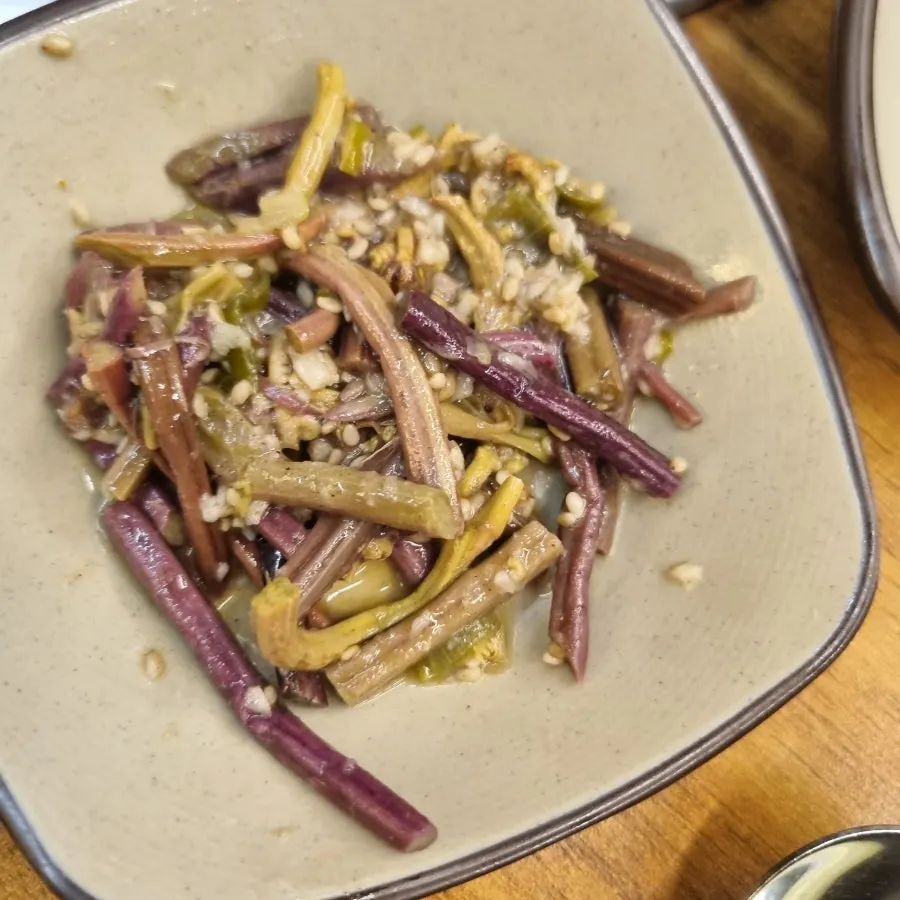 Gildon's side dishes and lettuce for wraps