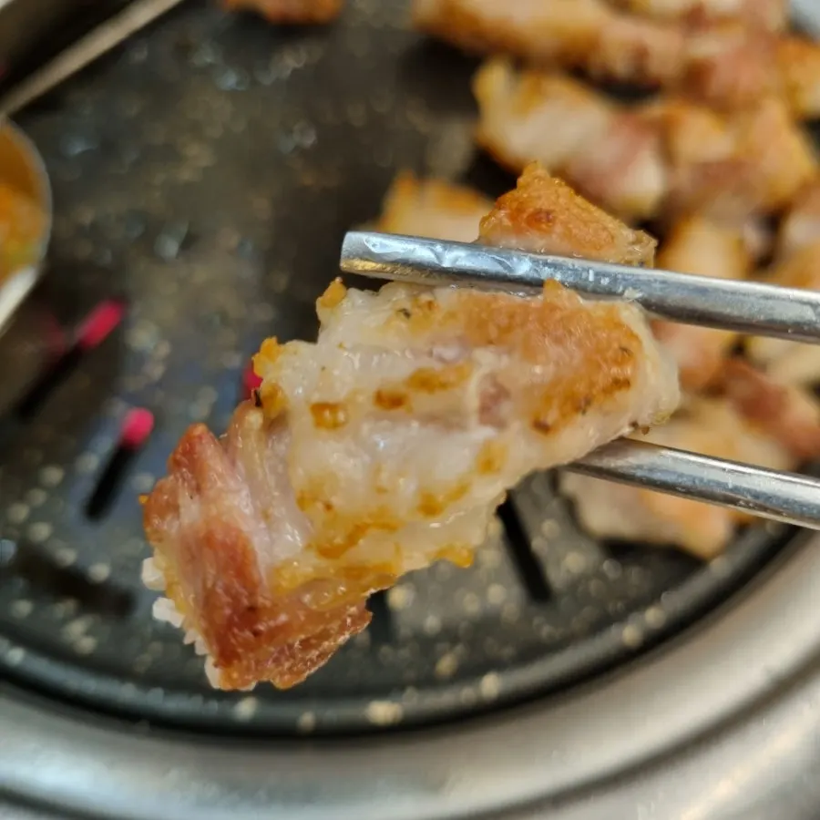 Boneless flower pork belly at Gildon