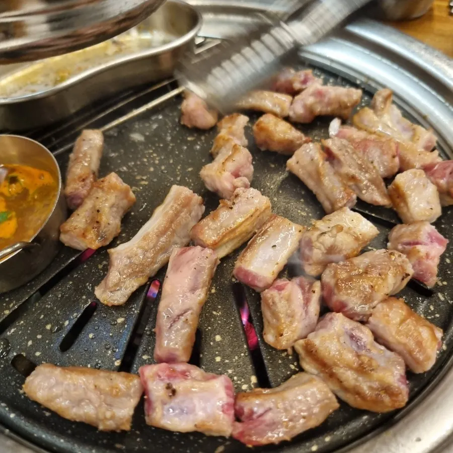 Raw galbisal and hangjeongsal at Gildon