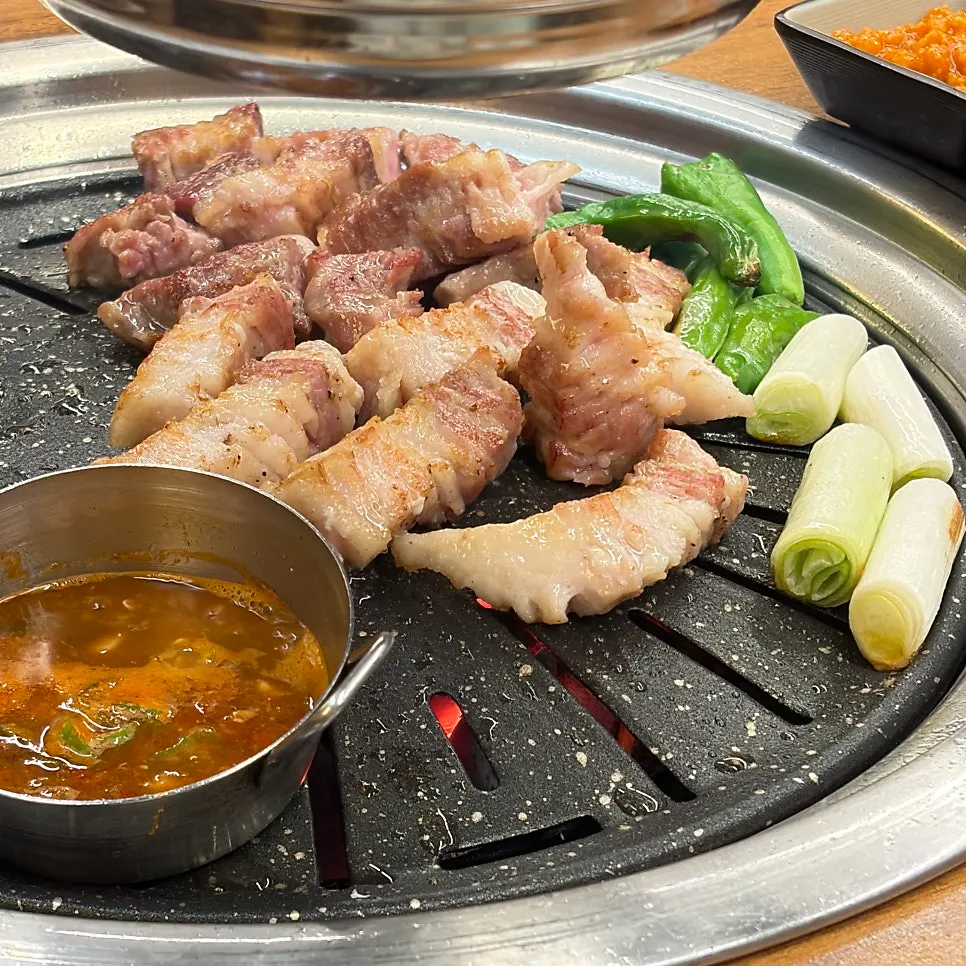 명이나물에 싸 먹는 삼겹살 쌈