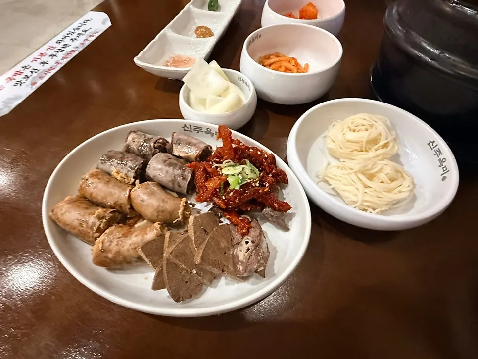 황태회무침 순대세트 상차림
