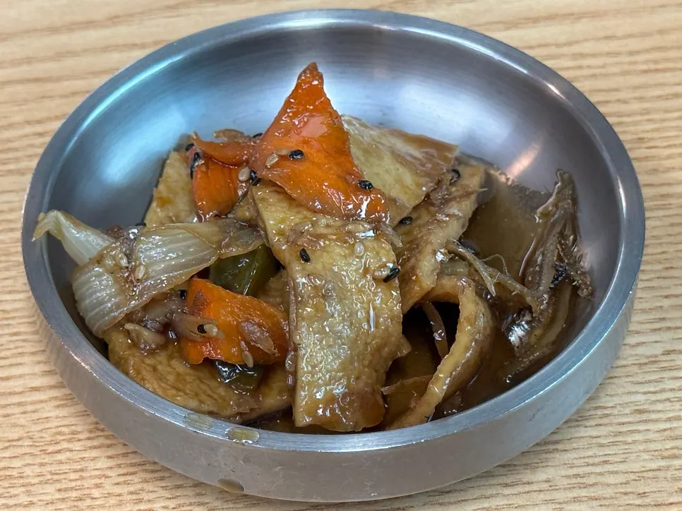 소나무식당 수제 밑반찬 접시
