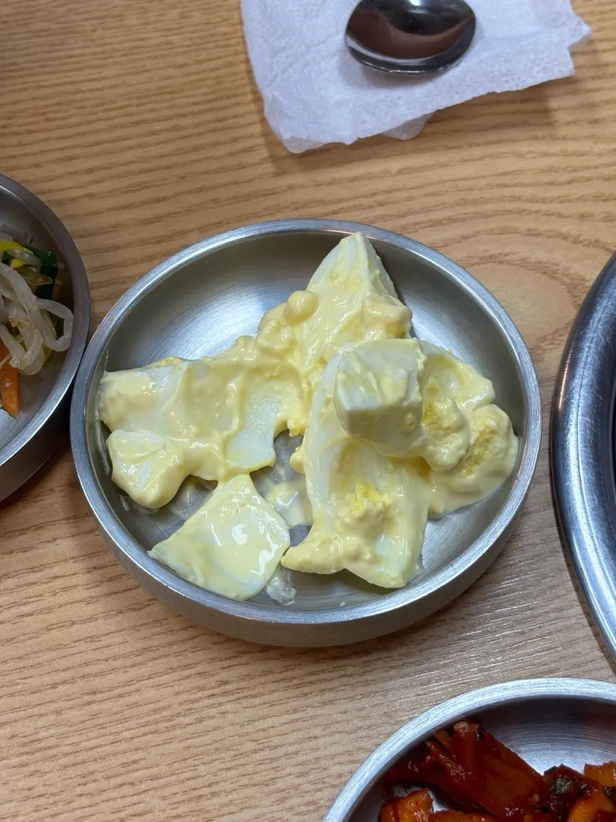 매일 직접 만든다는 밑반찬