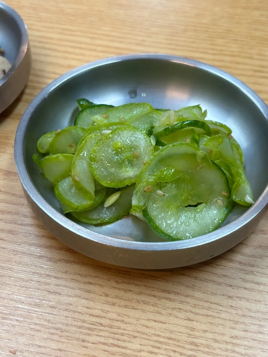 소나무식당 반찬 접시