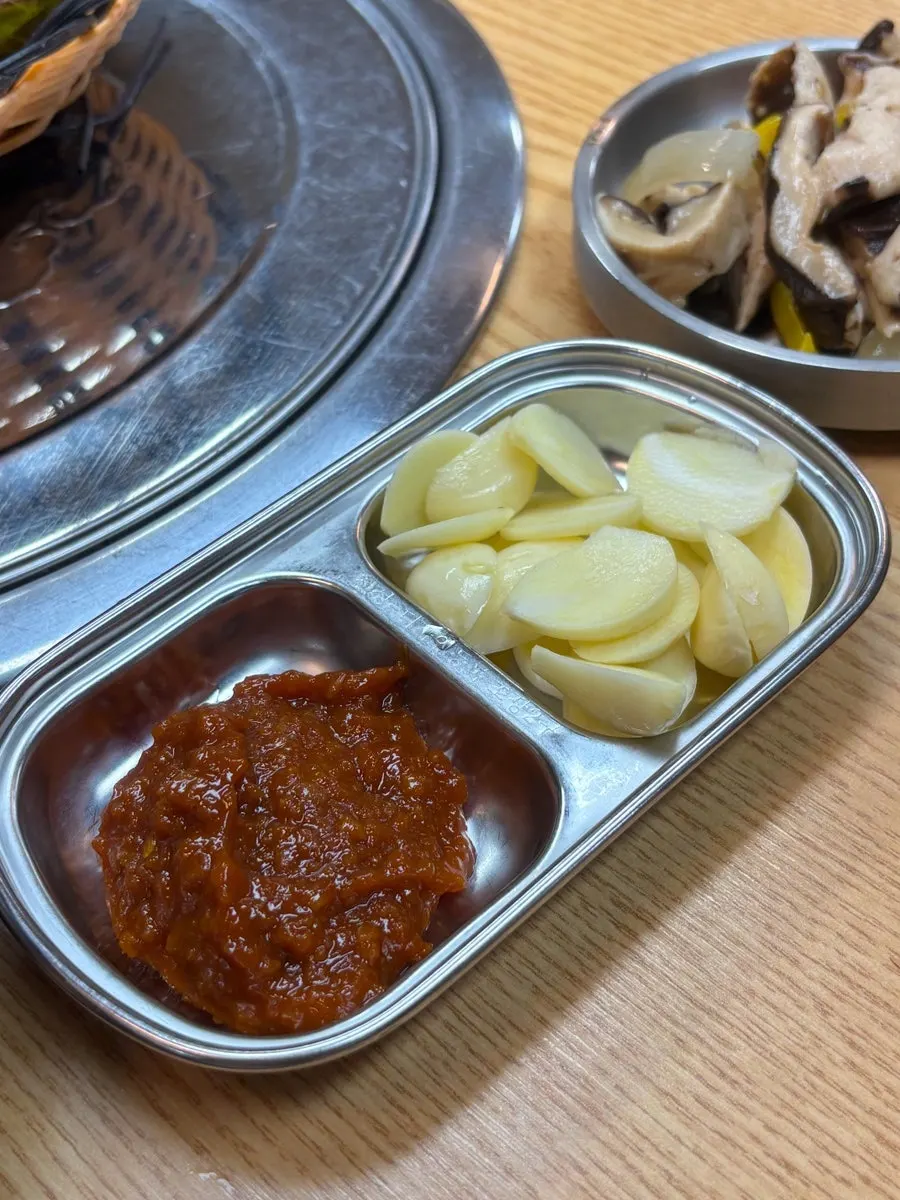 쌈 채소와 밑반찬