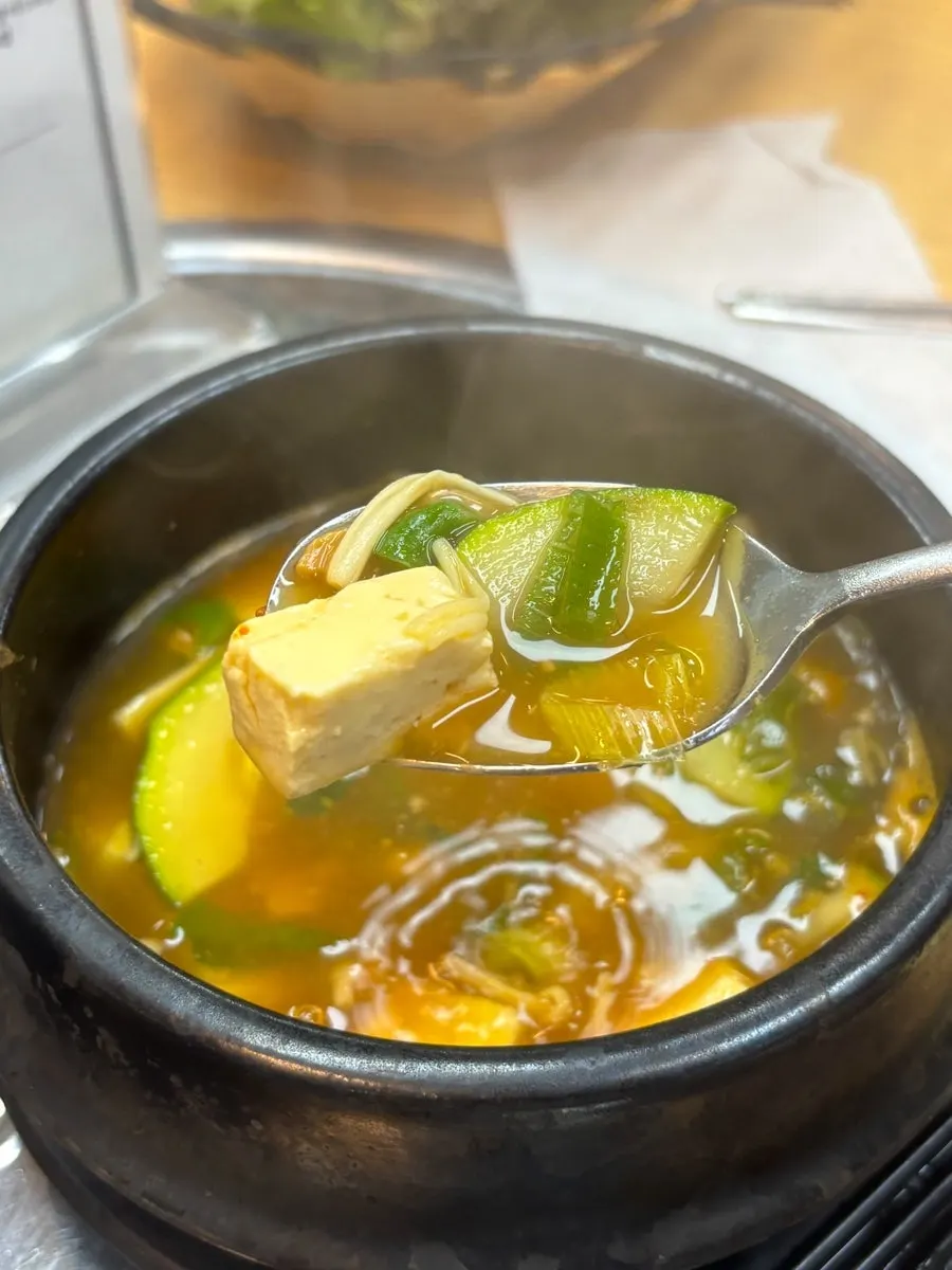 공깃밥과 함께 나온 된장찌개