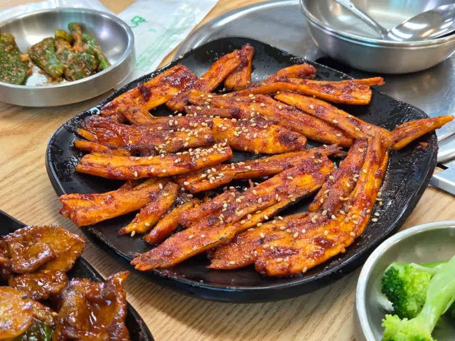 A bite of grilled meat with Suhyangmi rice