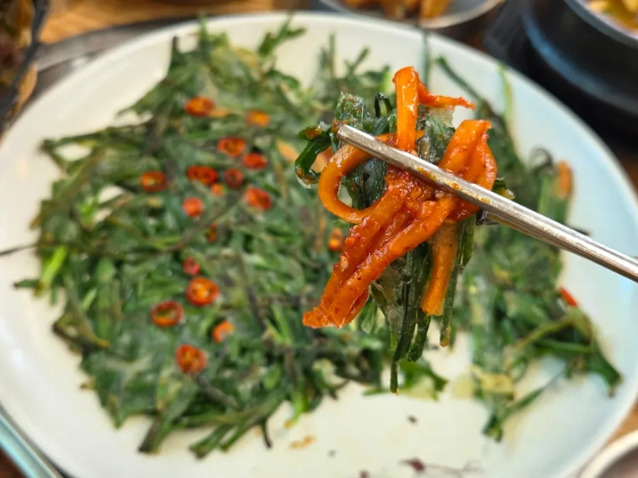 A plate of freshly fried, thin buchujeon