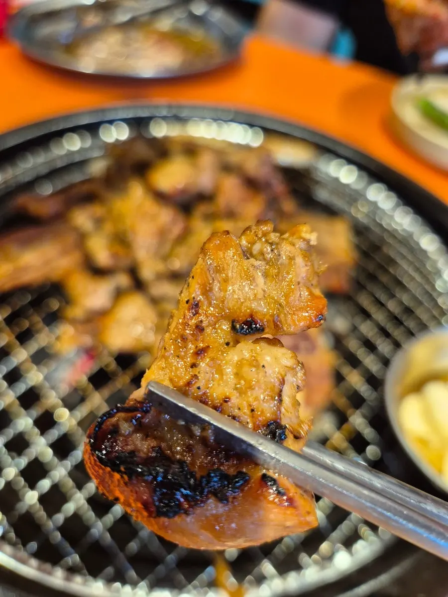 Closing table setting with ribs and cold noodles together