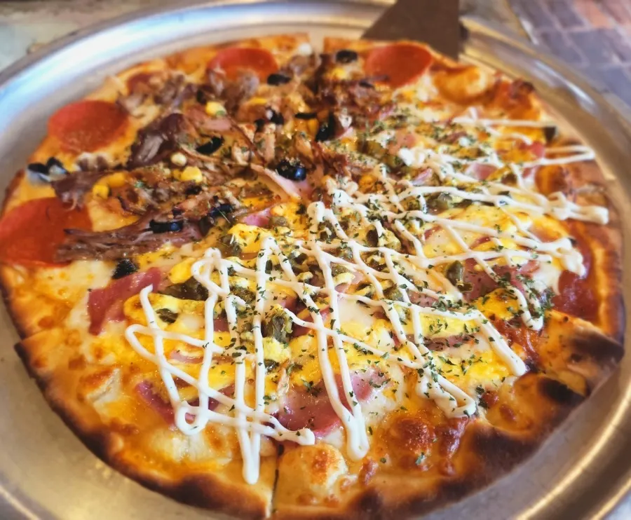 Full view of the 12-inch half-and-half pizza