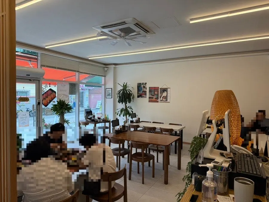 스시화 테이블 좌석 전경