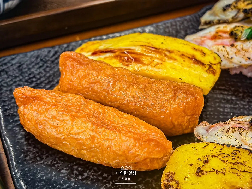 Inari sushi and tamago sushi