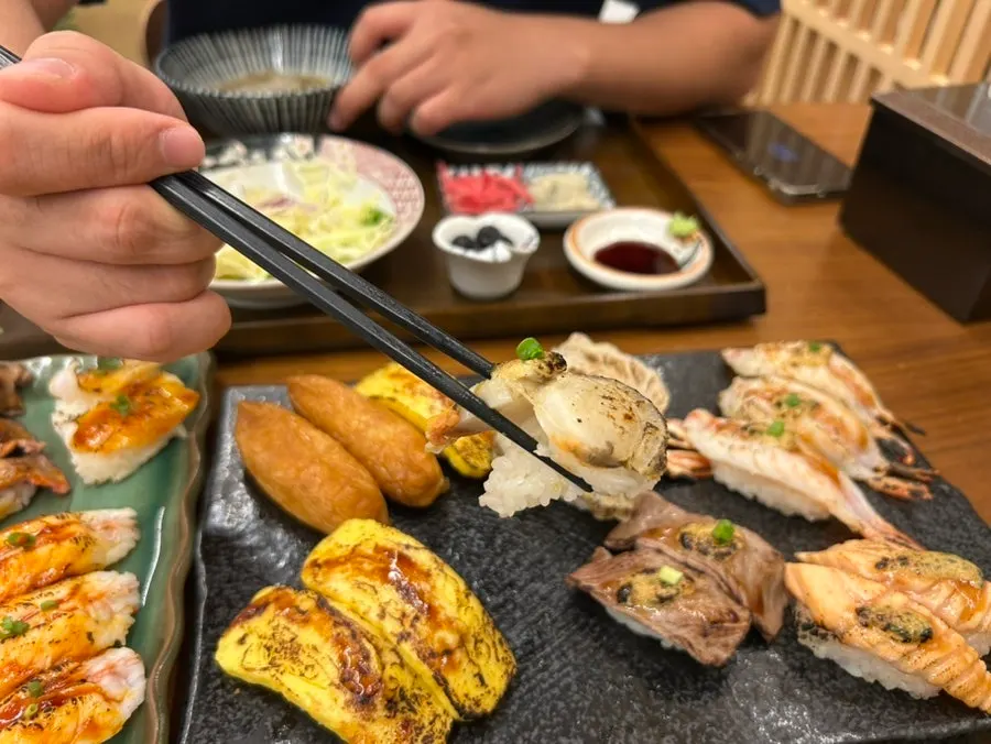 한 점씩 담긴 불초밥