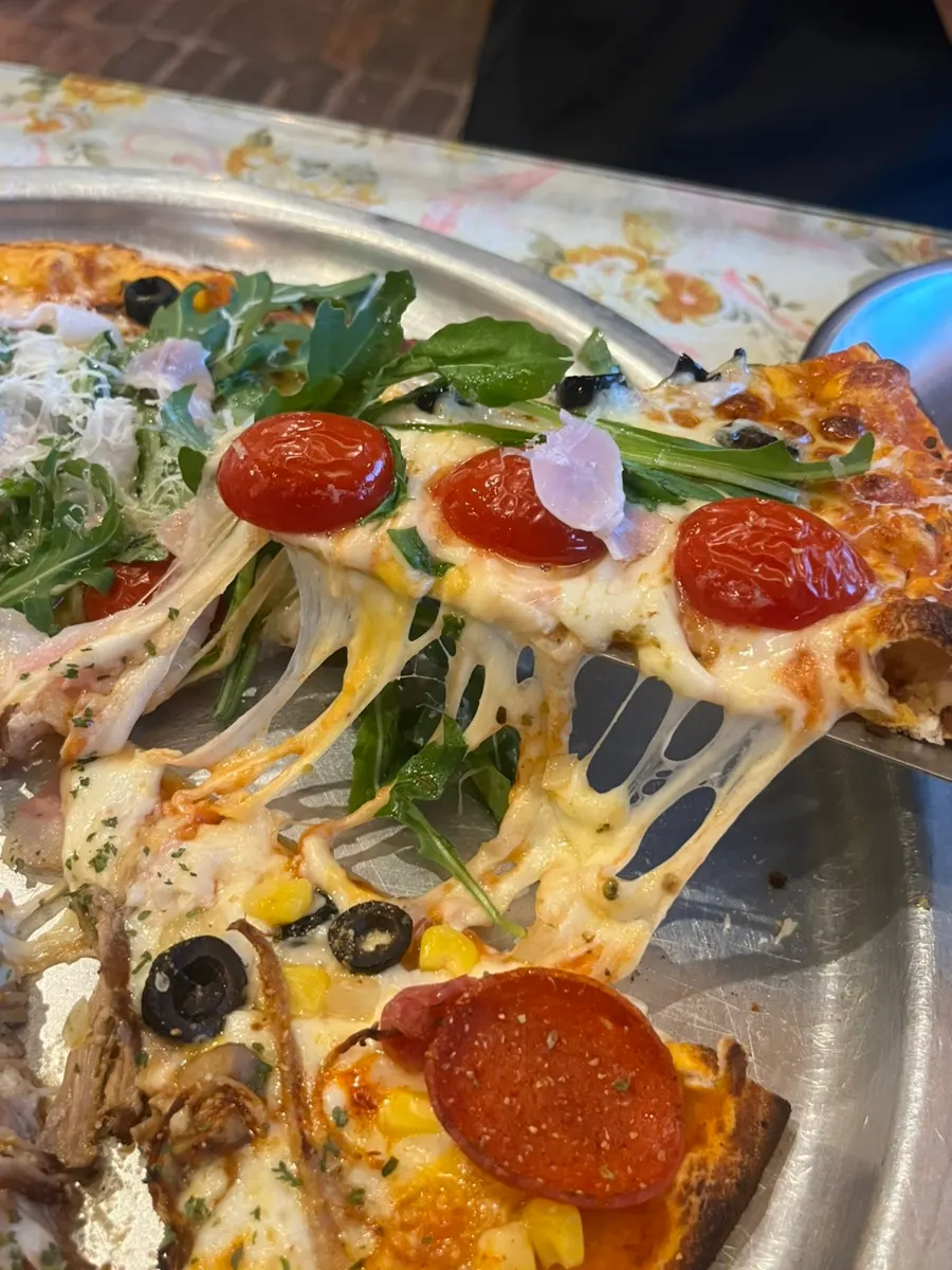 Full view of the half-and-half pizza at Anin Jeongmiso