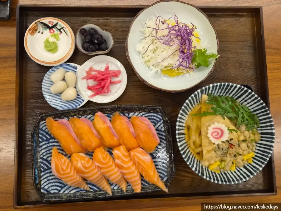 Sushi Hwa's salmon sushi set