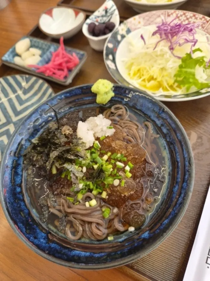 간무와 생와사비 올린 냉모밀 면
