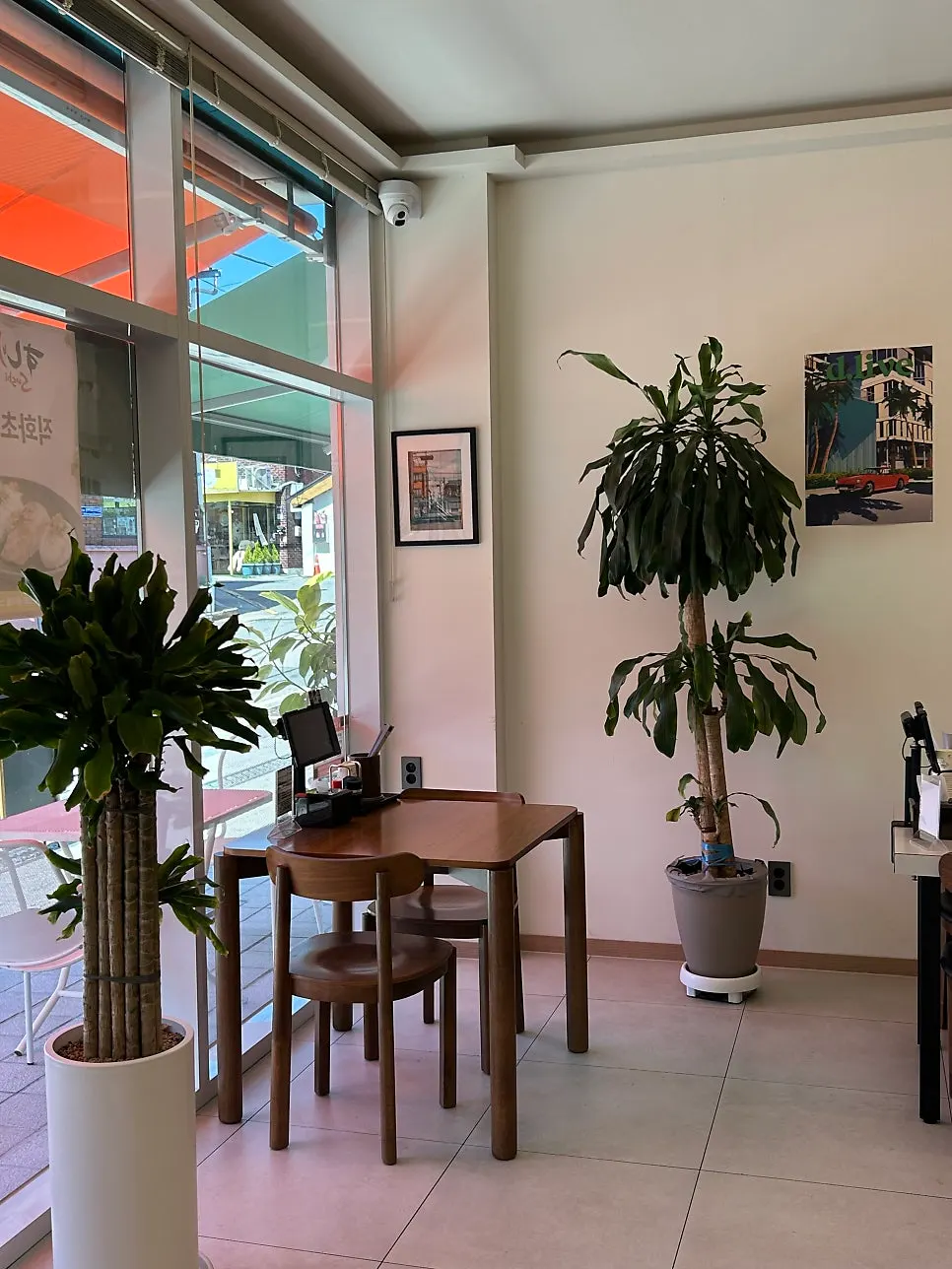 Interior design of Sushi Hwa