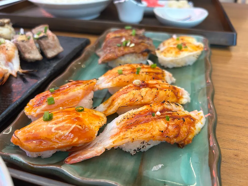 Final shot of the Sushi Hwa flame-seared sushi set
