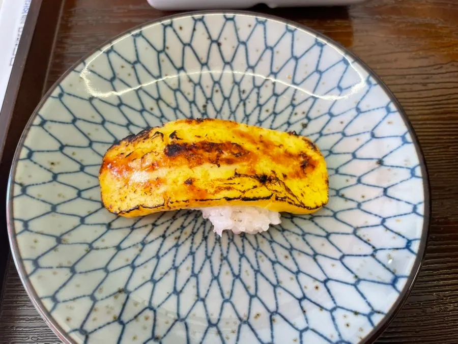 Scallop flame-seared sushi