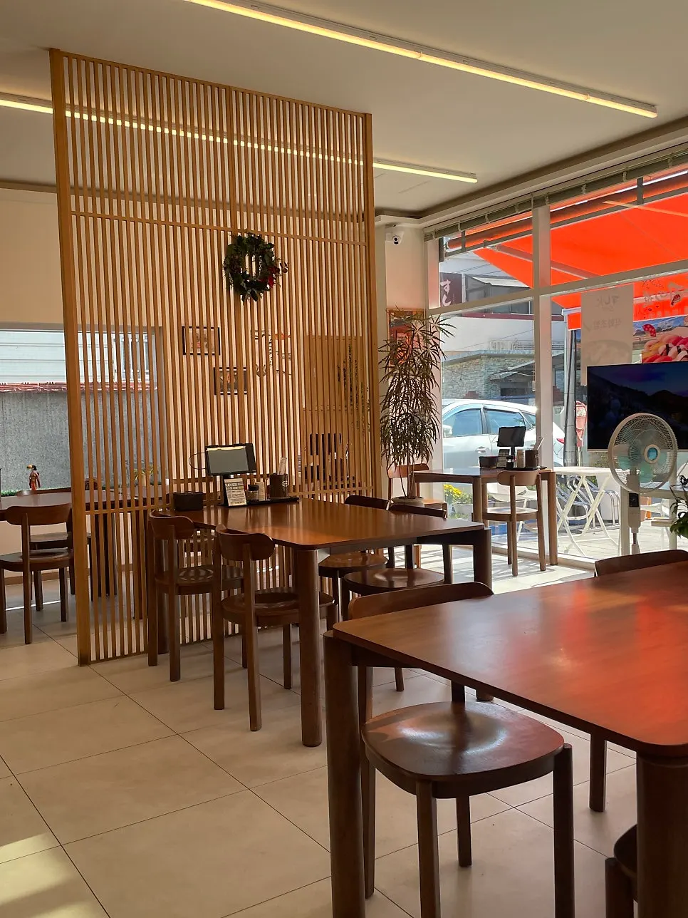Stylish, Japanese-restaurant-style interior at Sushi Hwa