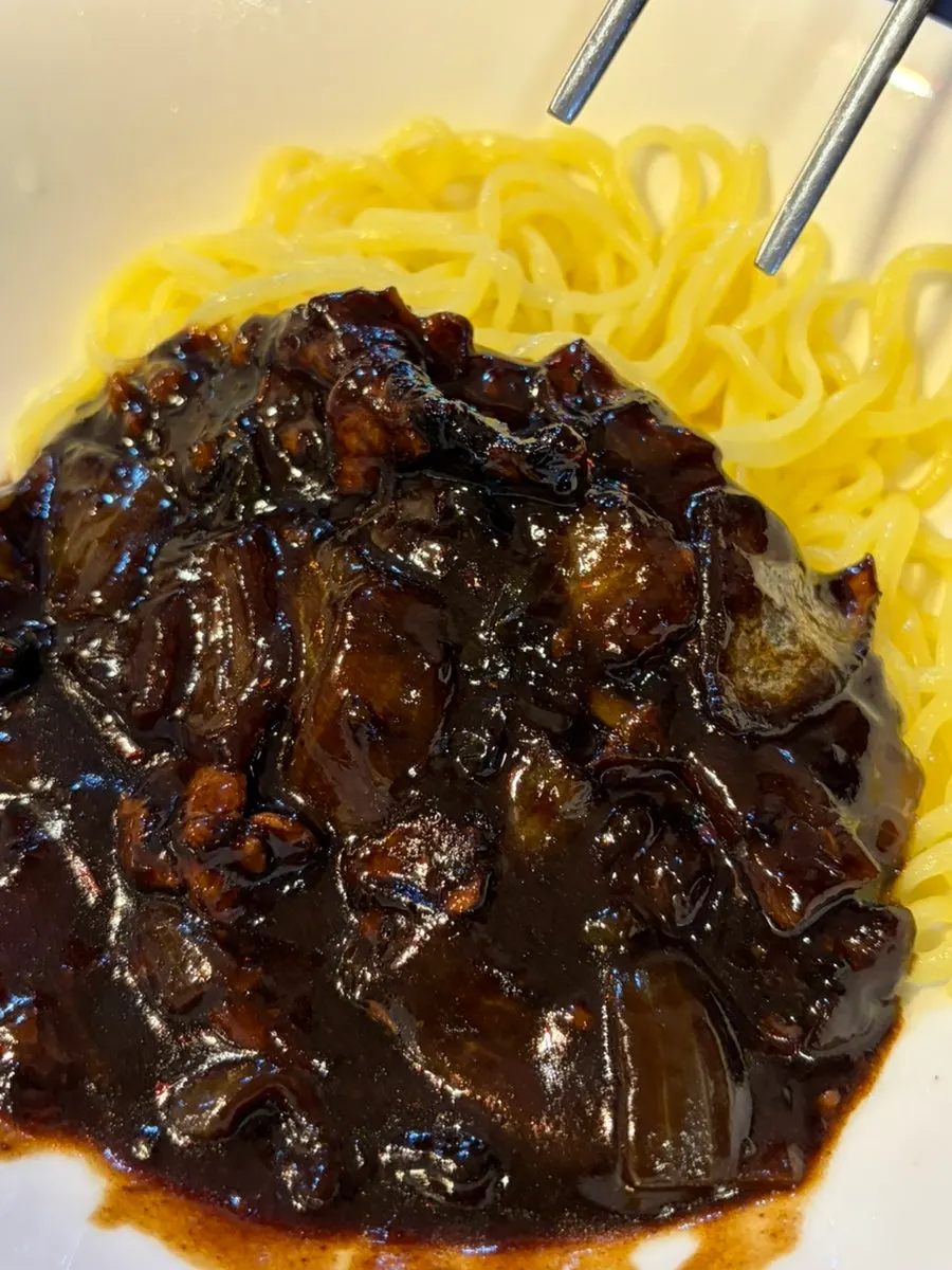 Tangsuyuk and yuringi fried dishes in the course