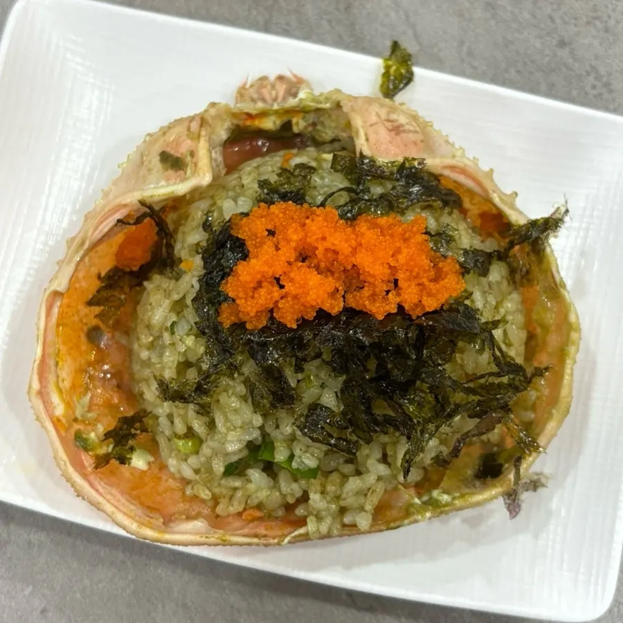 살이 꽉 찬 대게 집게와 다리