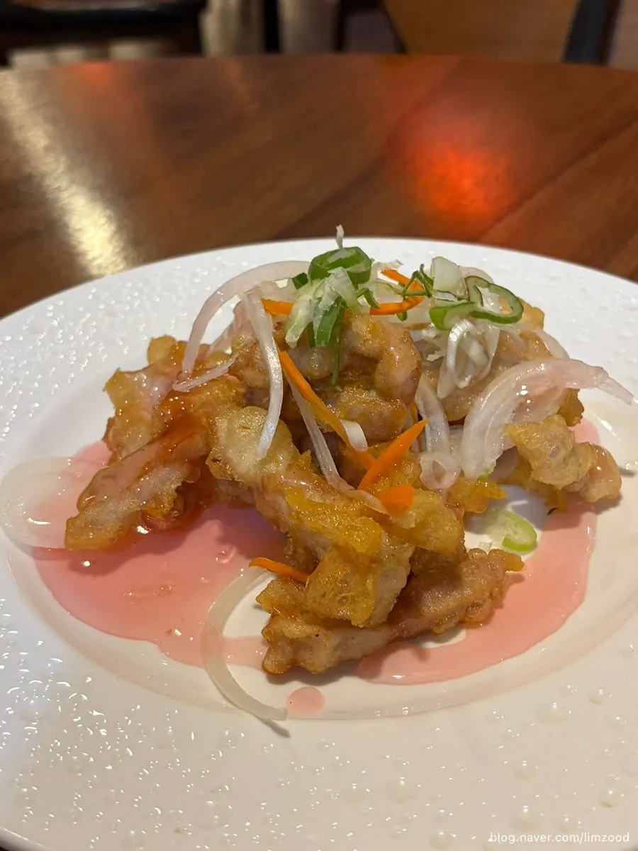 A plate of Dongbaek's tangsuyuk made with fresh tenderloin