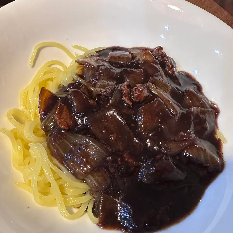 A plate of yurinji with high-quality meat