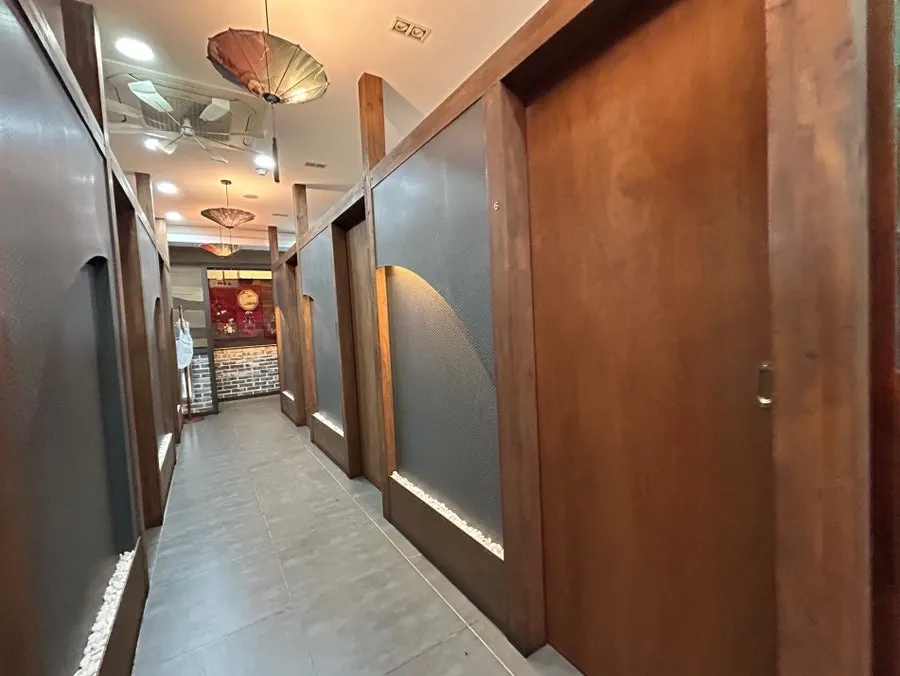 Upscale interior of Dongbaek