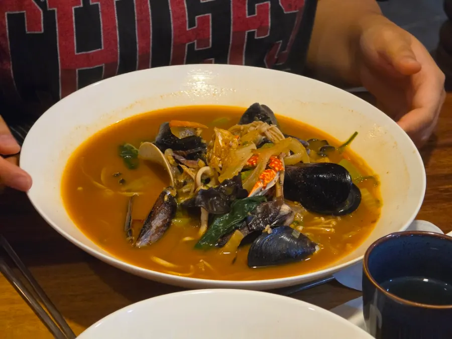 Jjamppong ordered by a companion