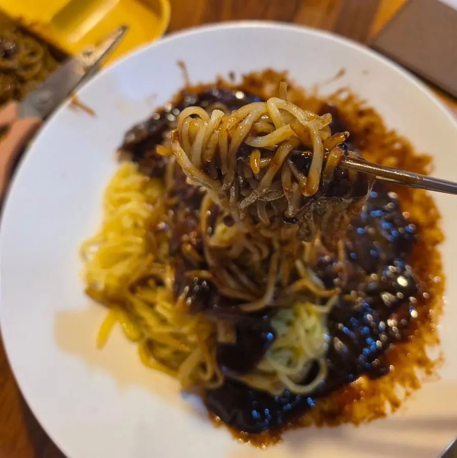 Jjajangmyeon mixed together