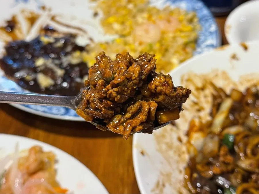 Generous meat chunks in the ganjajang