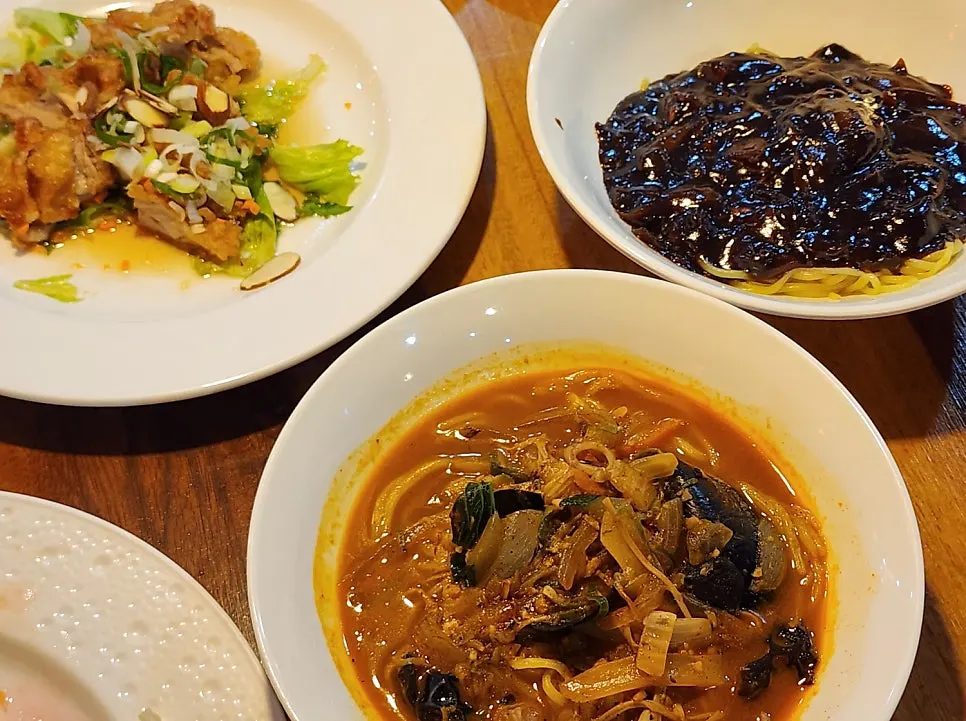 Introducing the Chinese course meal at Dongbaek, a private-room restaurant in Gimhae